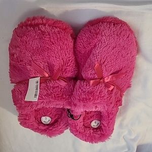 Hot pink fluffly slippers